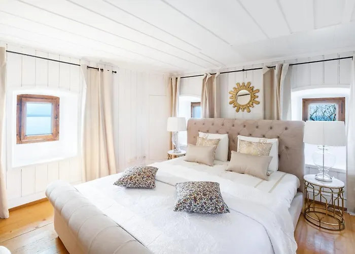 Authentic Middle Ages In The Castle * Кларанс